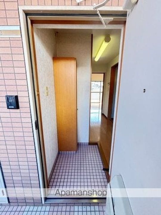 エクセレント新地202の玄関