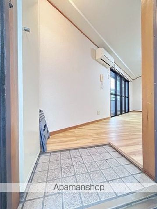 プチコート高幡の玄関