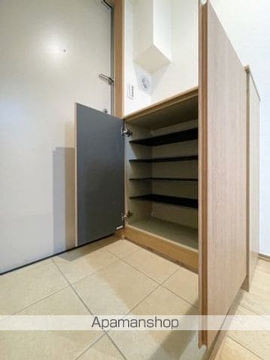 ヒルズ松戸の玄関