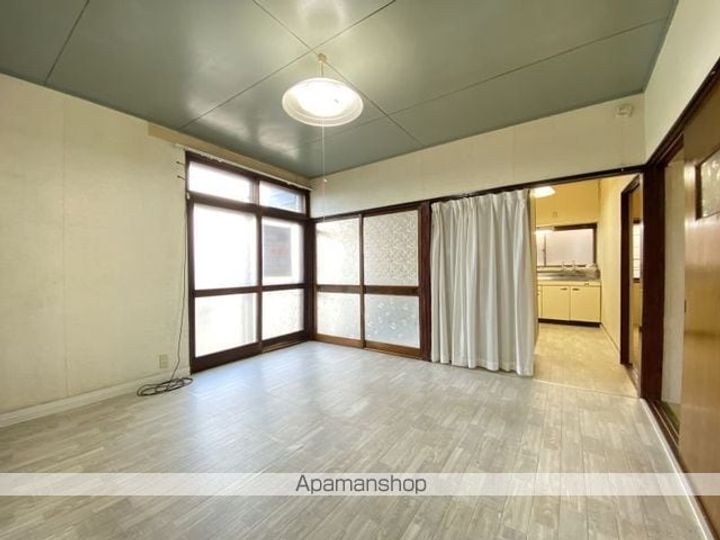 昭和1丁目3番一棟二戸左の居間