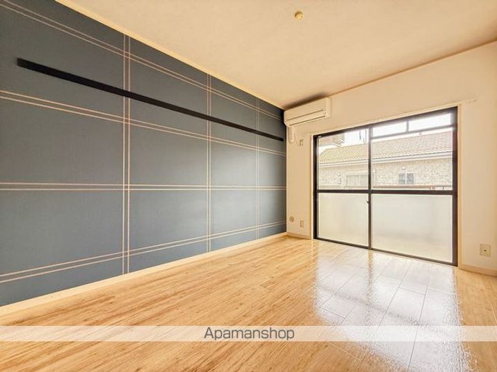 ホワイト富士見の居間