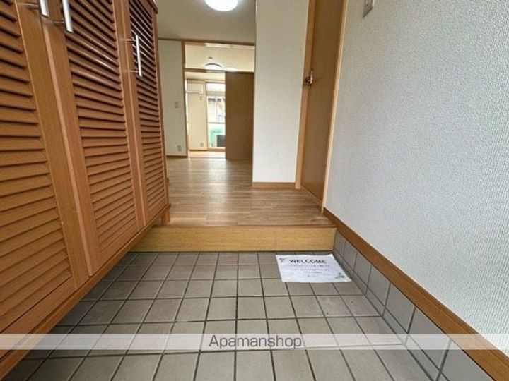 クレスト江戸川台の玄関