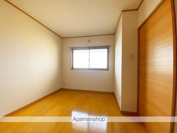 ユーミー川辺の内装