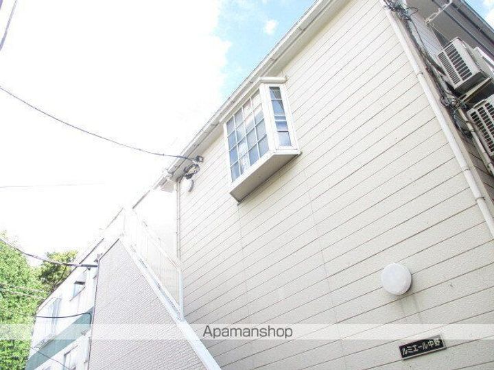 東京都中野区中央4丁目の賃貸アパートの外観