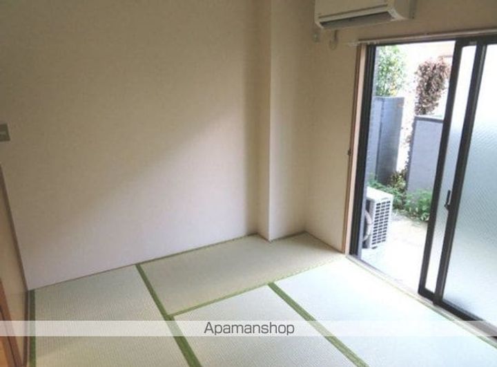 サンモール井上102の居間