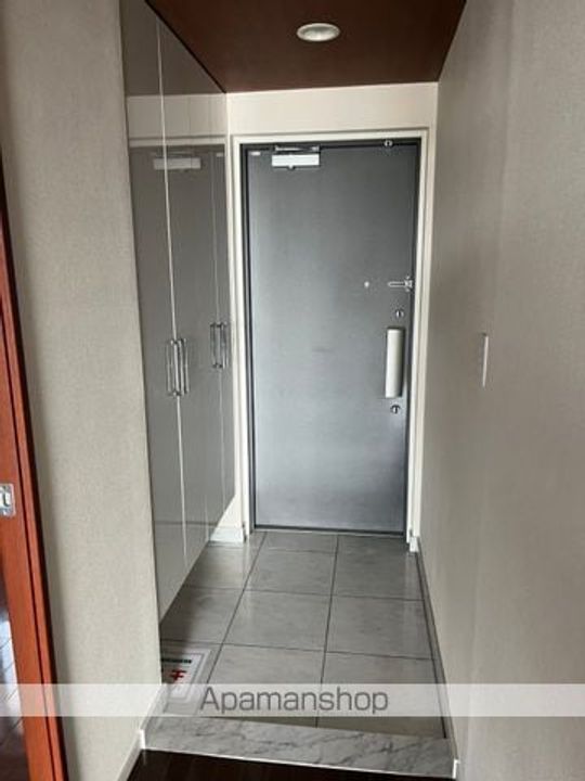 ドゥーエ仙台イーストの玄関