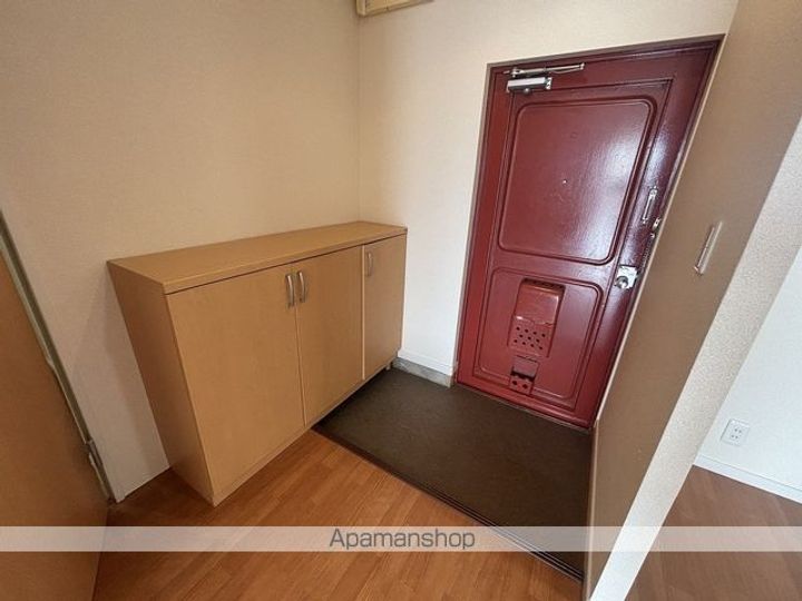 中丸ビル2Dの玄関