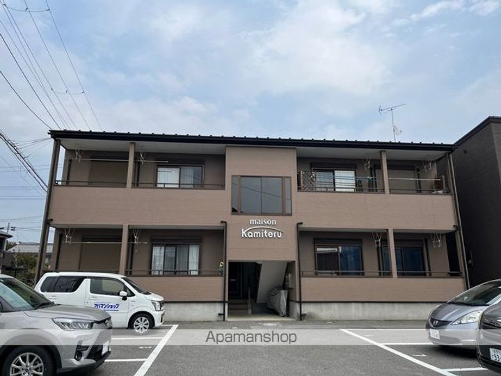 滋賀県長浜市新庄寺町の賃貸アパートの外観