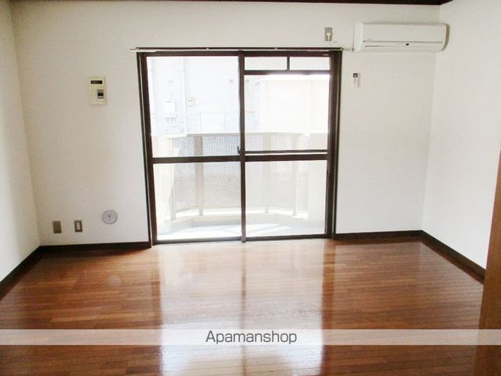 クリスタル甲府善光寺の居間