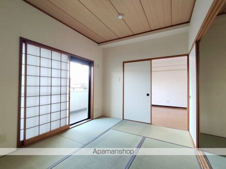 福島県郡山市桃見台の賃貸マンションの内装