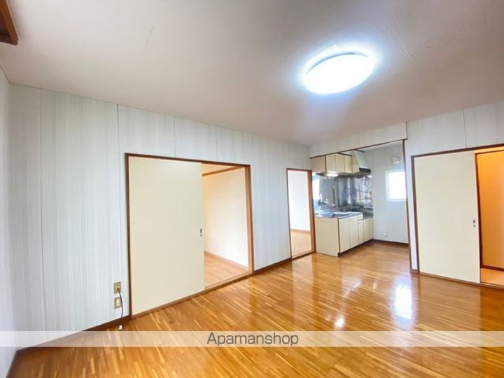 横山アパート第二(ヨコヤマアパートダイニ)2階左の内装