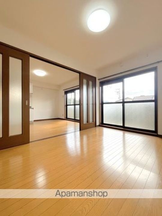 リヴェール河野205の居間