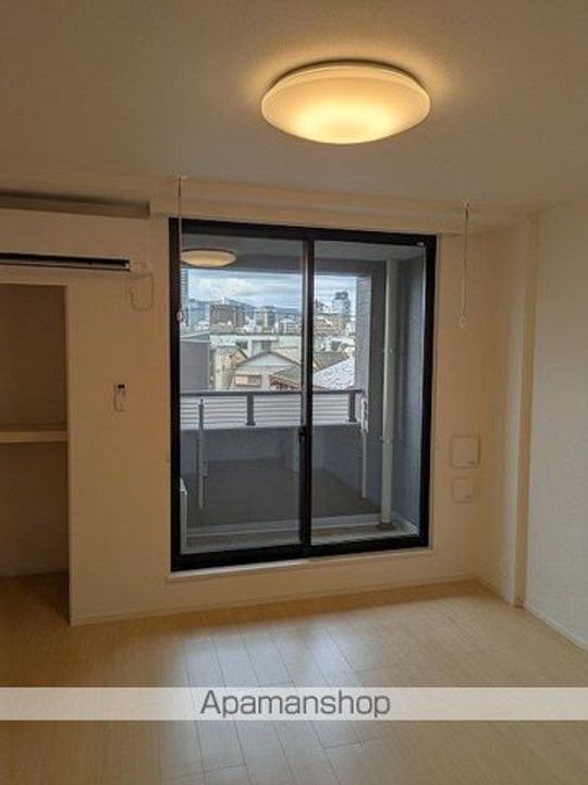 レジみん春日402の内装