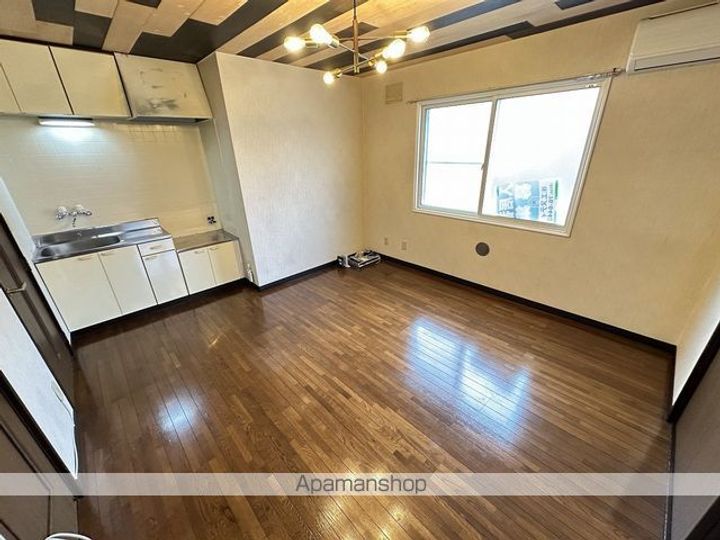 ヴィラコート美原202の内装