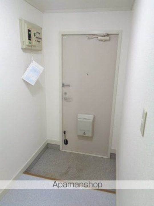 静岡県浜松市中央区蜆塚1丁目の賃貸マンションの玄関