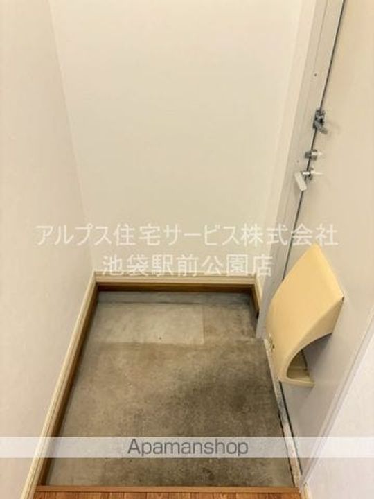 グロリオサBの玄関