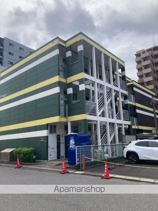 レオパレスPORT TOWNの外観