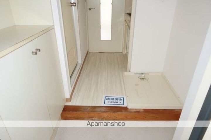 埼玉県飯能市大字岩沢の賃貸マンション104の玄関