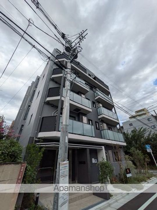 東京都中野区本町5丁目の賃貸マンションの外観