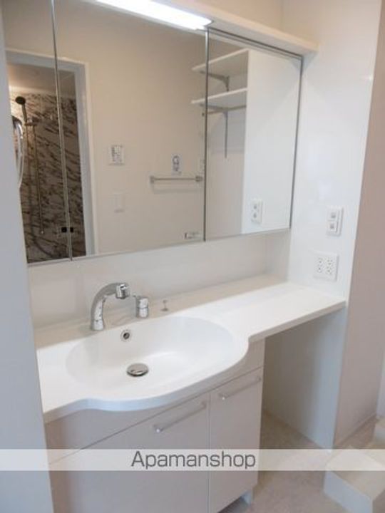 クレア中倉のその他画像