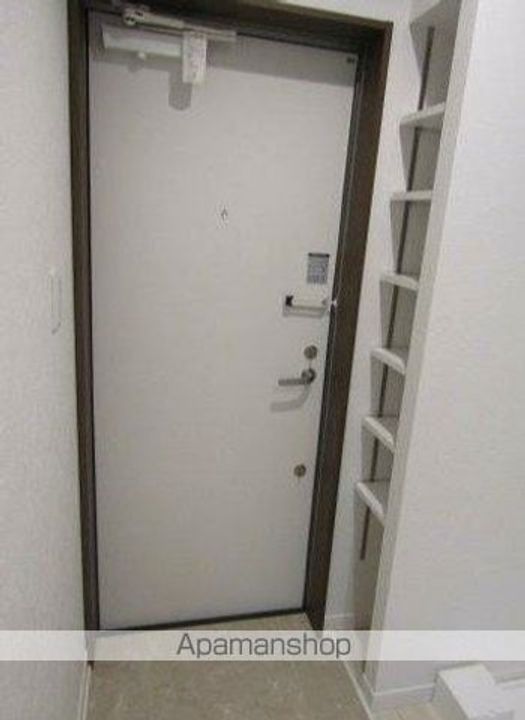 コンフォルト柏の玄関