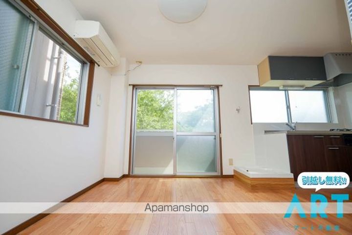 ラフィーネ石手の居間