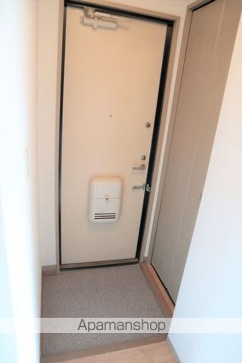 エセルディハイツ B棟の玄関