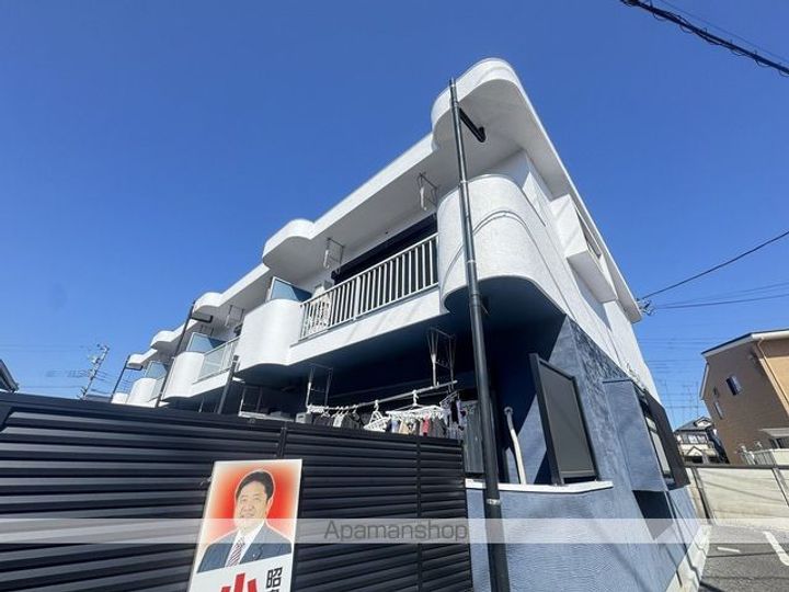 ハイツニューパリアの外観