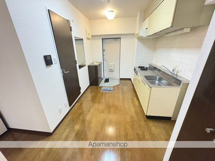 ステラ平安301の居間