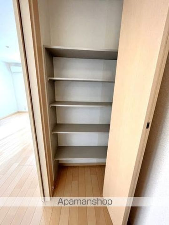 熊本県八代市鏡町両出の賃貸アパートの内装