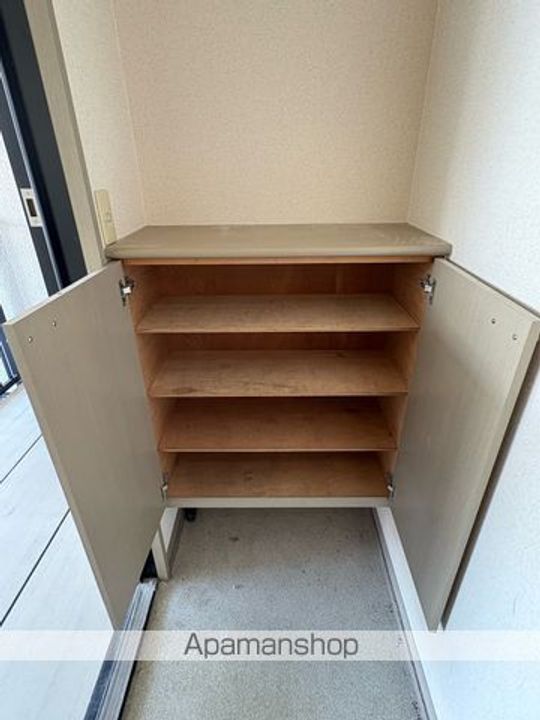 トリヴァンベール松川202の内装