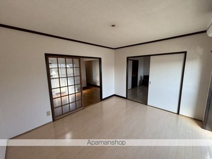 カーサインフィニティ202の内装