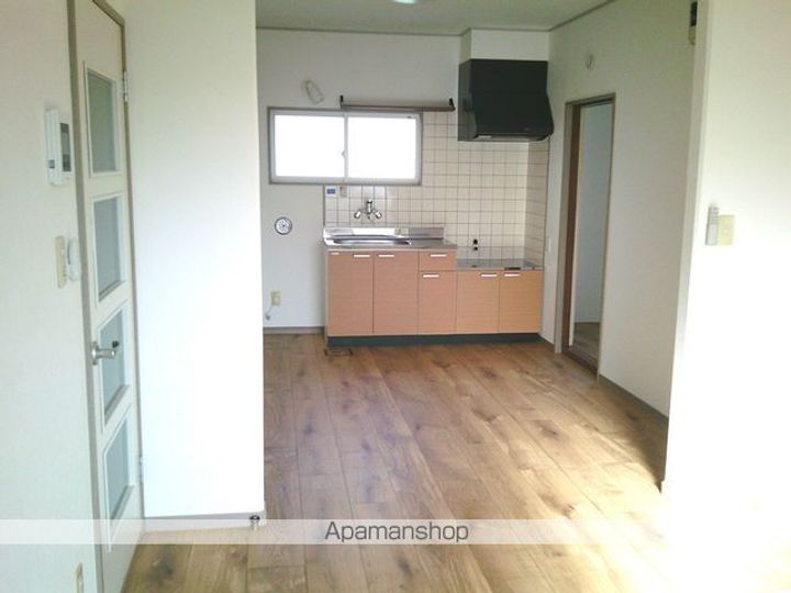 青森県八戸市長根1丁目の賃貸アパート3の内装