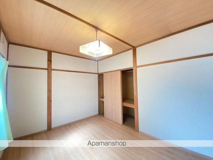 横山アパート第二(ヨコヤマアパートダイニ)2階左の内装