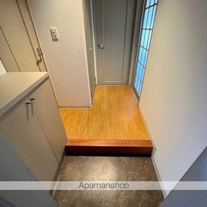 滋賀県草津市草津町の賃貸マンションの玄関