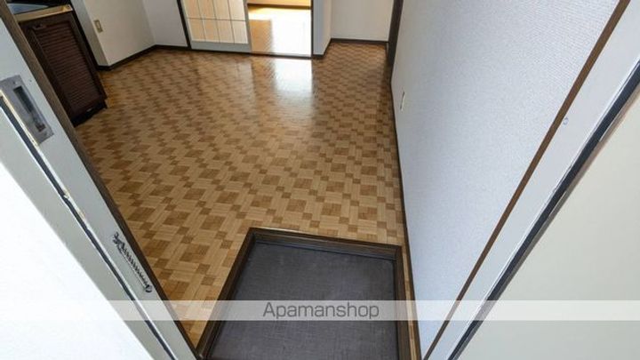 ブリッジハイツの玄関