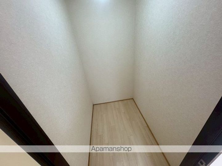 北海道帯広市公園東町4丁目の賃貸マンションの内装