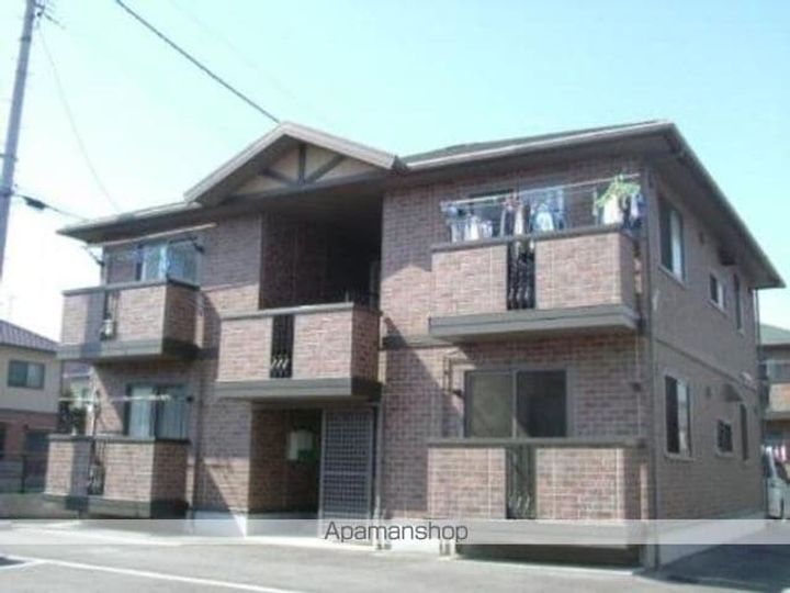 リビングタウン高岡 A棟の外観