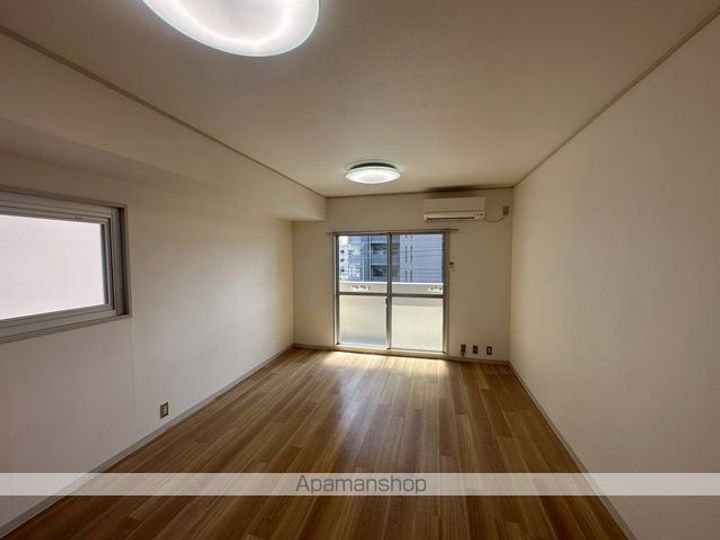 愛知県名古屋市東区矢田5丁目の賃貸マンションの居間