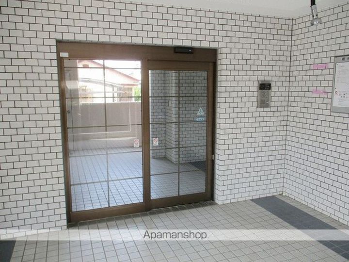 クリスタル甲府善光寺の外観