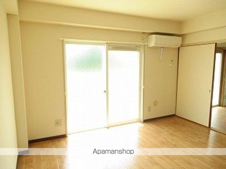 ノーブル吉武102の居間