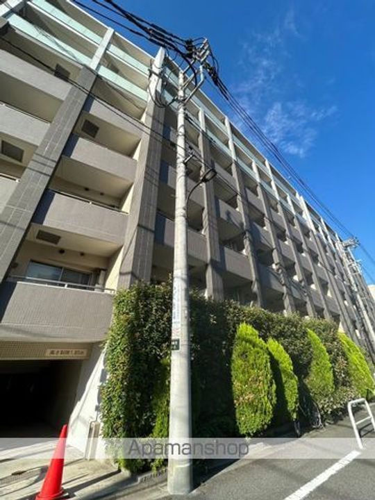 東京都新宿区中落合1丁目の賃貸マンションの外観