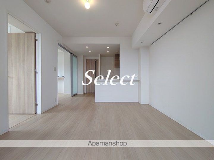 神奈川県横浜市中区山下町の賃貸マンションの居間