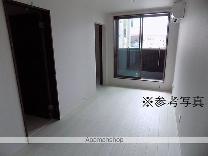 REGALEST庄内緑地公園301の居間