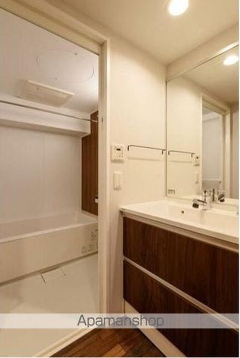 RIMBA SHINJUKU GYOEN(リンバ新宿御苑)の風呂