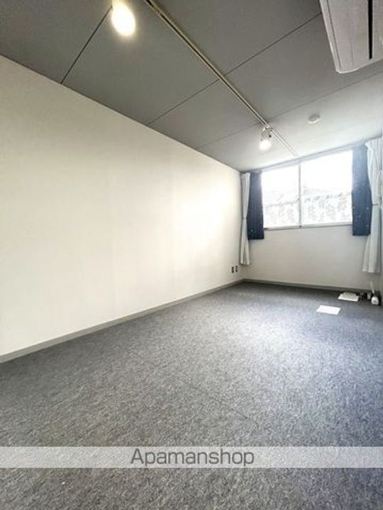 グラスフラッツ205の居間