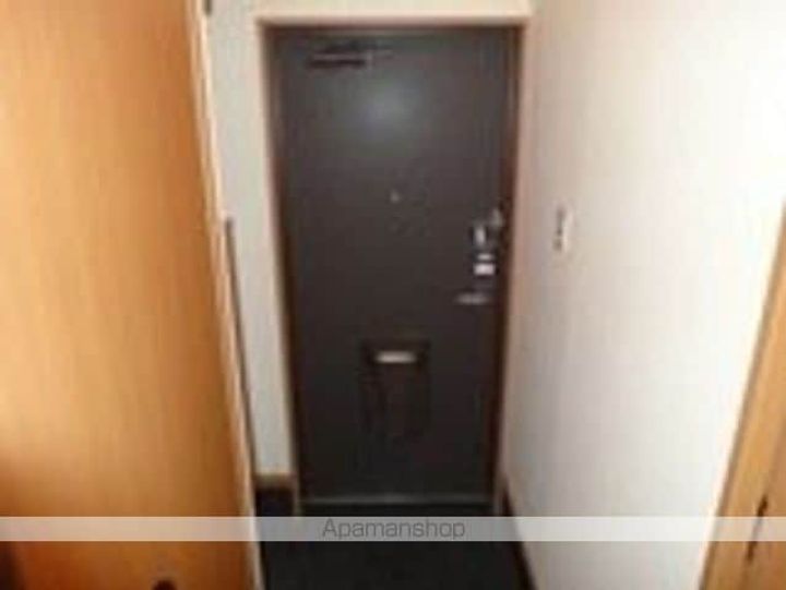 ティアラBの玄関