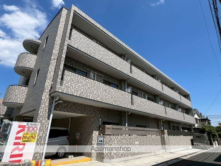 ベラルーサ11番館の外観