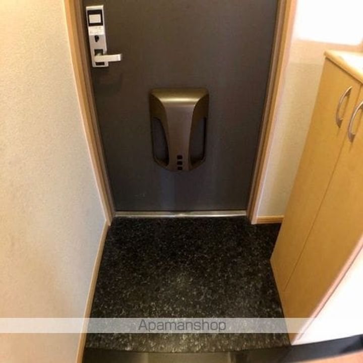 滋賀県守山市古高町の賃貸マンションの玄関