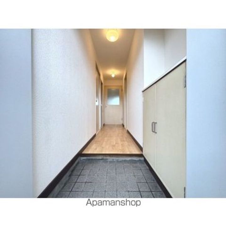 湯川パレス(ユノカワパレス)の玄関